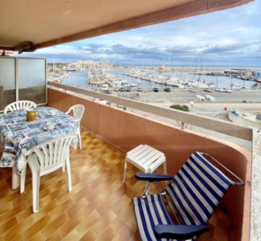 Deux pièces face port et mer parking privé 4PPECH21